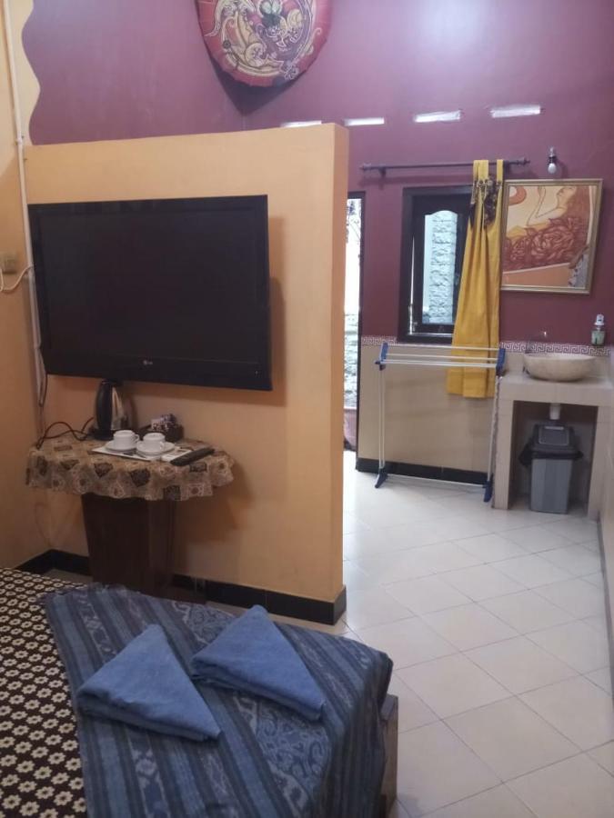 Losmen Setia Kawan Yogyakarta Exterior foto
